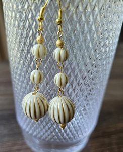 Set oorbellen Offwhite/goud 16mm