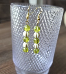 Set oorbellen offwhite/olive green 8mm