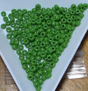 Opaque green 3mm 8-411 (10g)