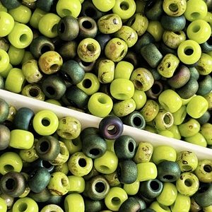 Miyuki mix Greens 3mm 8/0 (5g)