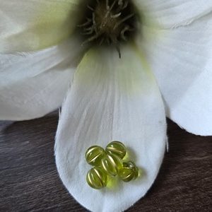 Olijfgroen - goud meloenkraal 8mm