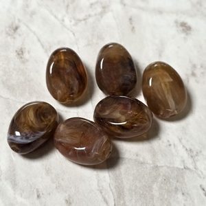 Bruin-white nugget/eivormig 18,5*13,5mm
