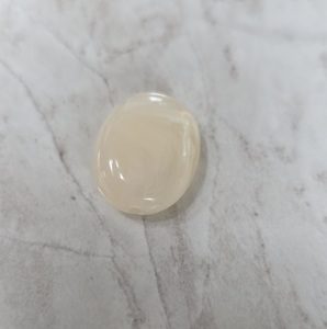 Offwhite-white nugget/eivormig 18,5*13,5mm