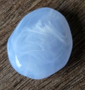 Blauw-marble eivormig/ovaal 24,5*21mm