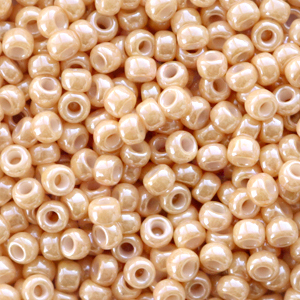 Ceylon light caramel beige 4mm 6/0, 6-593 (5 gr)