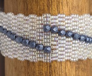 Transparant/metallic blue armband 17cm